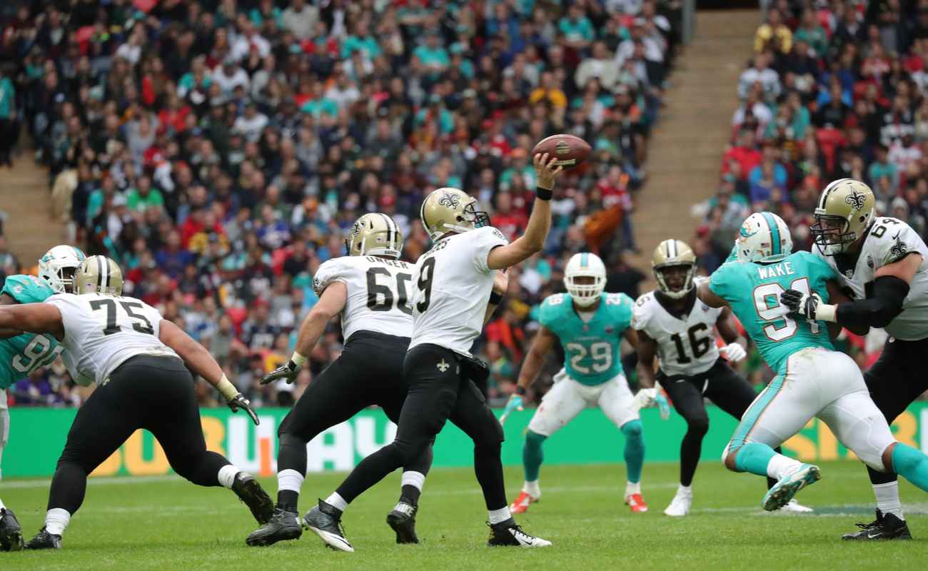 A NFL game between New Orleans Saints and Miami Dolphins
