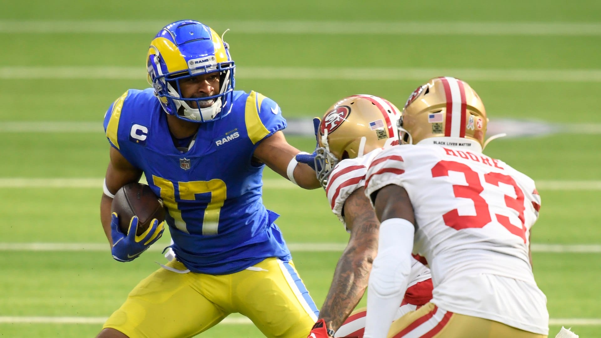 Robert Woods #17 of the Los Angeles Rams runs with the ball during the first half against the San Francisco 49ers at SoFi Stadium on November 29, 2020 in Inglewood, California. (Photo by Harry How/Getty Images)