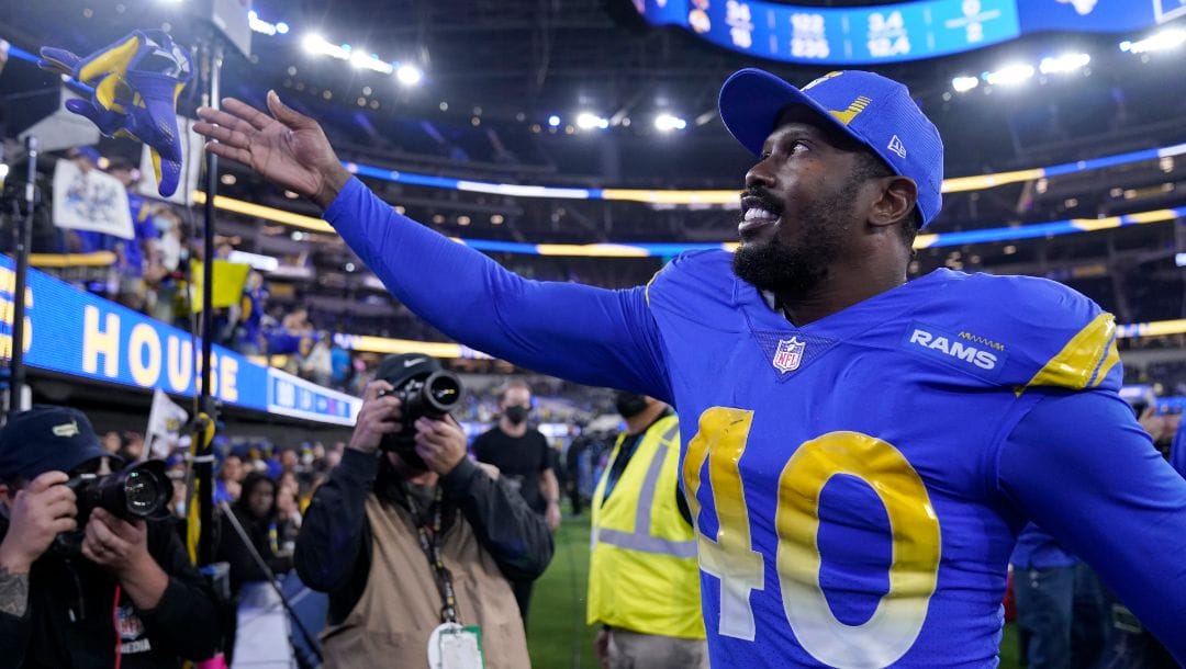 Los Angeles Rams outside linebacker Von Miller (40) waves after an NFL wild-card playoff football game
