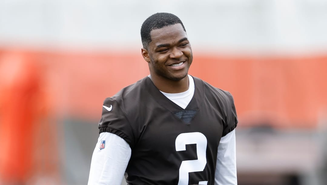 Cleveland Browns' Amari Cooper walks off the field during an NFL football practice at the team's training facility Wednesday, May 25, 2022, in Berea, Ohio. (AP Photo/Ron Schwane)