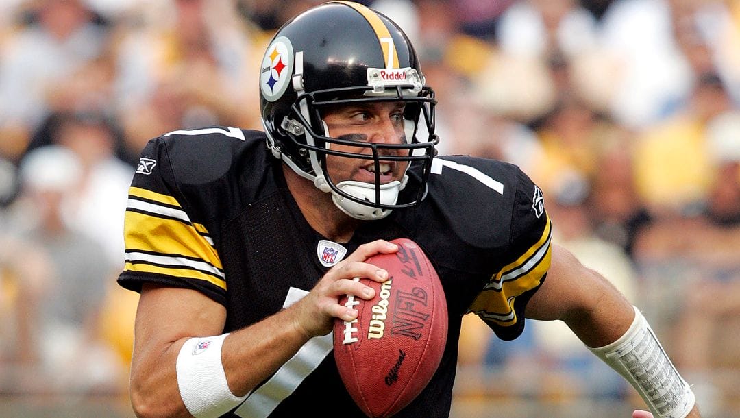 Pittsburgh Steelers quarterback Ben Roethlisberger rolls out of the pocket during first quarter NFL football action against the New England Patriots in Pittsburgh, Sept. 25, 2005.