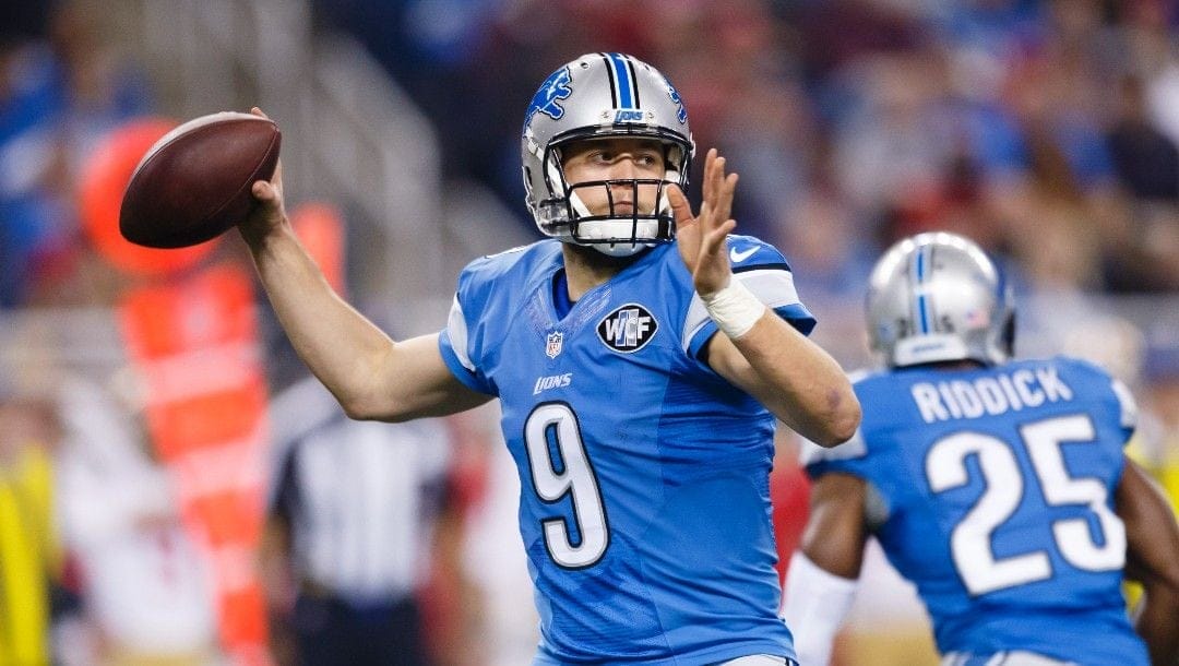 Detroit Lions quarterback Matthew Stafford (9) passes against the San Francisco 49ers during an NFL football game at Ford Field in Detroit, Sunday, Dec. 27, 2015.