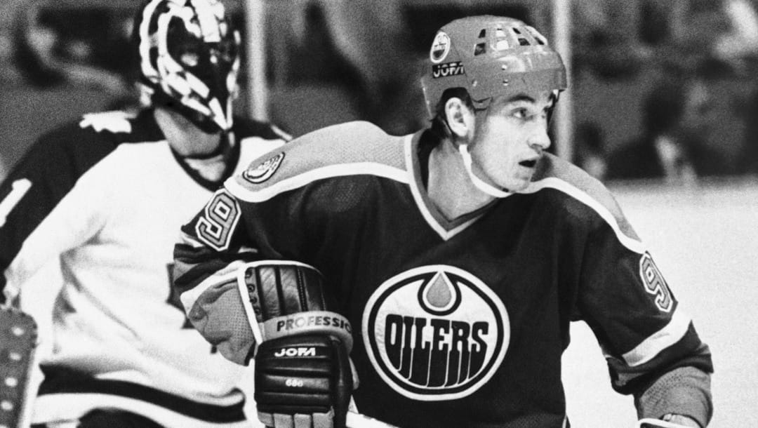 Wayne Gretzky of the Edmonton Oilers in action in an undated photo. (AP Photo)
