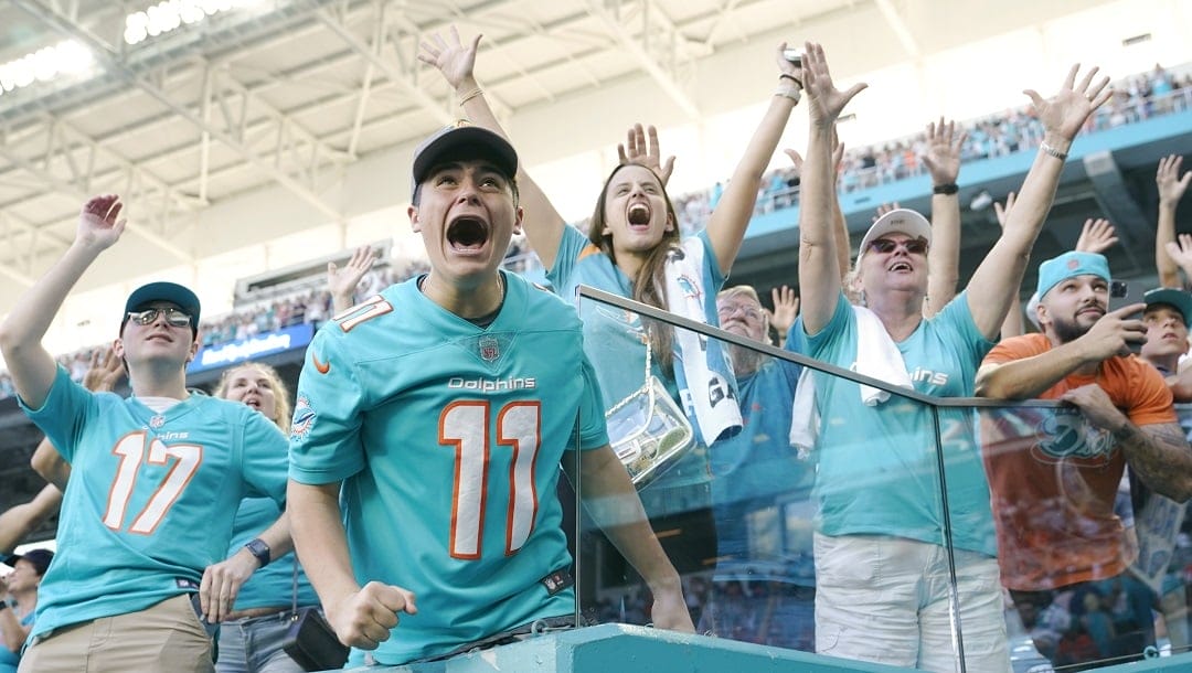 dolphins game time tonight