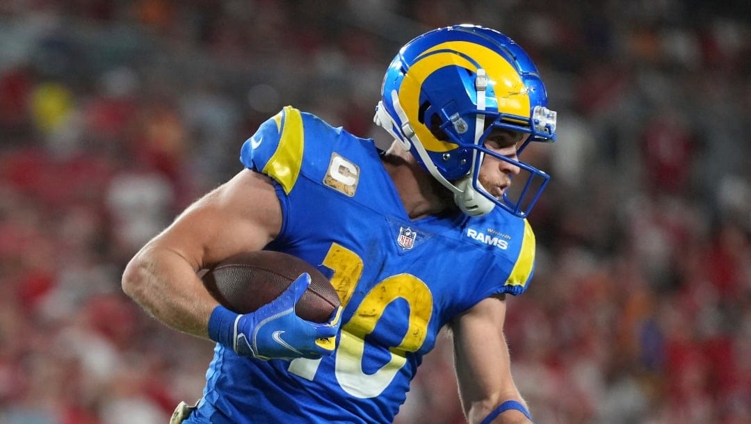 Los Angeles Rams wide receiver Cooper Kupp (10) rushes with the ball during an NFL football game against the Tampa Bay Buccaneers, Sunday, Nov. 6, 2022 in Tampa, Fla. The Buccaneers defeat the Rams 16-13. (AP Photo/Peter Joneleit)