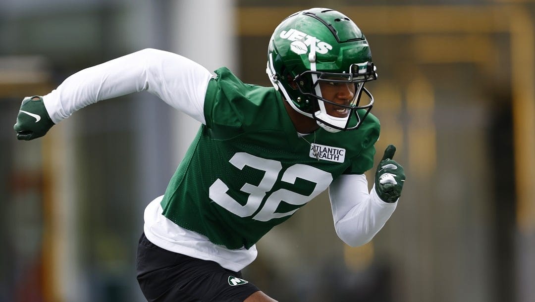 New York Jets linebacker Sherrod Greene (32) in action during the team's NFL football rookie minicamp, Friday, May 5, 2023, in Florham Park, N.J.
