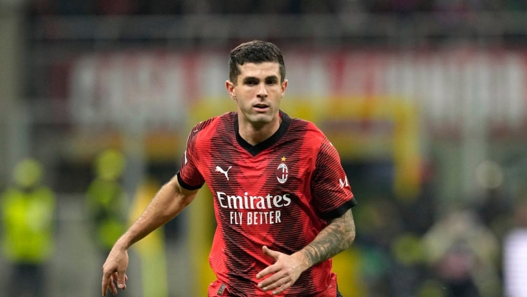 AC Milan's Christian Pulisic controls the ball during the Champions League group F soccer match between AC Milan and Paris Saint Germain at the San Siro stadium in Milan, Italy, Tuesday, Nov. 7, 2023.