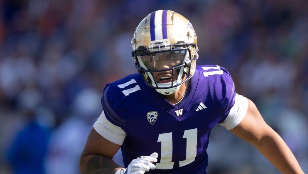 Washington linebacker Alphonzo Tuputala is pictured during an NCAA football game against Boise State on Saturday, Sept. 2, 2023, in Seattle. Washington won 56-19. (AP Photo/Stephen Brashear)