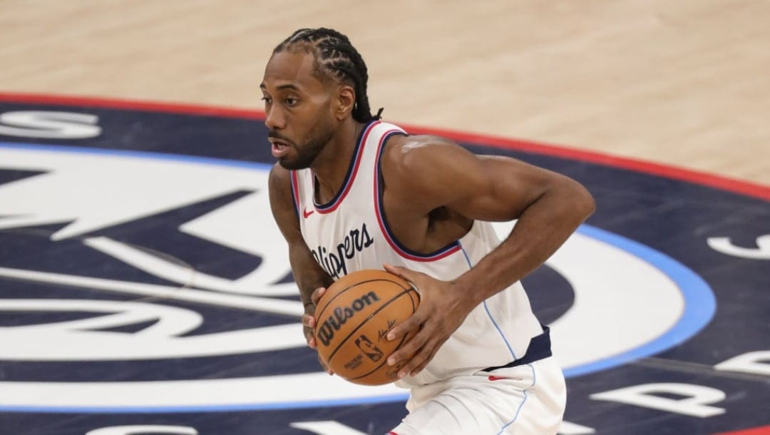 INGLEWOOD, CA - JANUARY 19 : LA Clippers forward Kawhi Leonard (2) during the Los Angeles Lakers vs Los Angeles Clippers on January 19, 2025, at Intuit Dome in Inglewood, California.