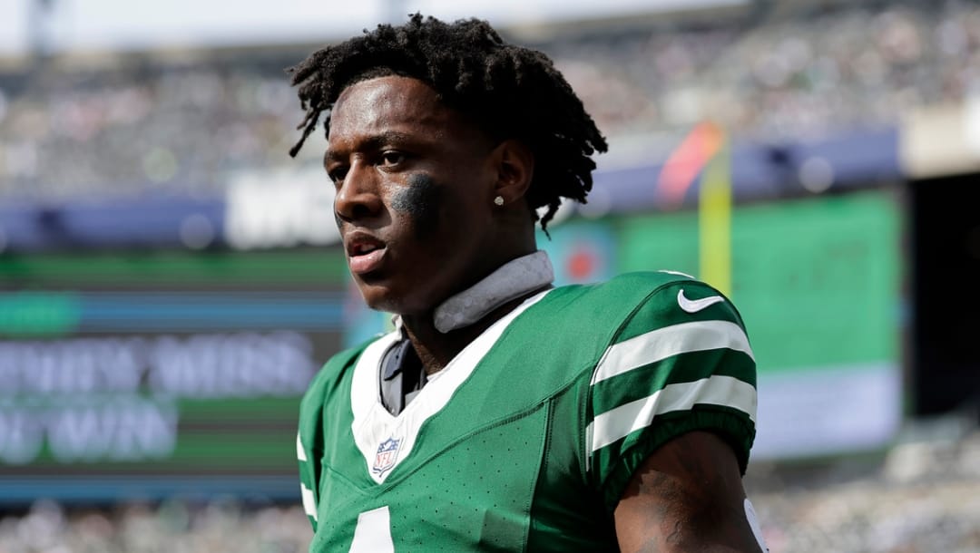 New York Jets cornerback Sauce Gardner (1) reacts during an NFL football game against the Carolina Panthers, Sunday, Oct. 19, 2025, in East Rutherford, N.J.